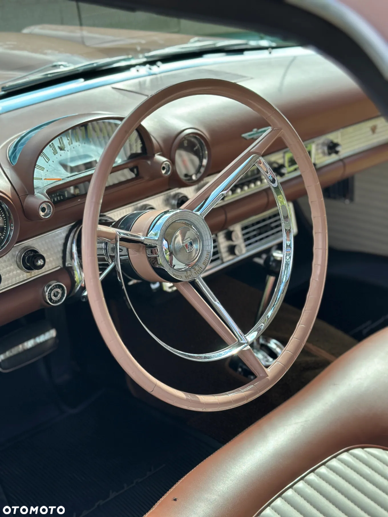 Ford Thunderbird - 31