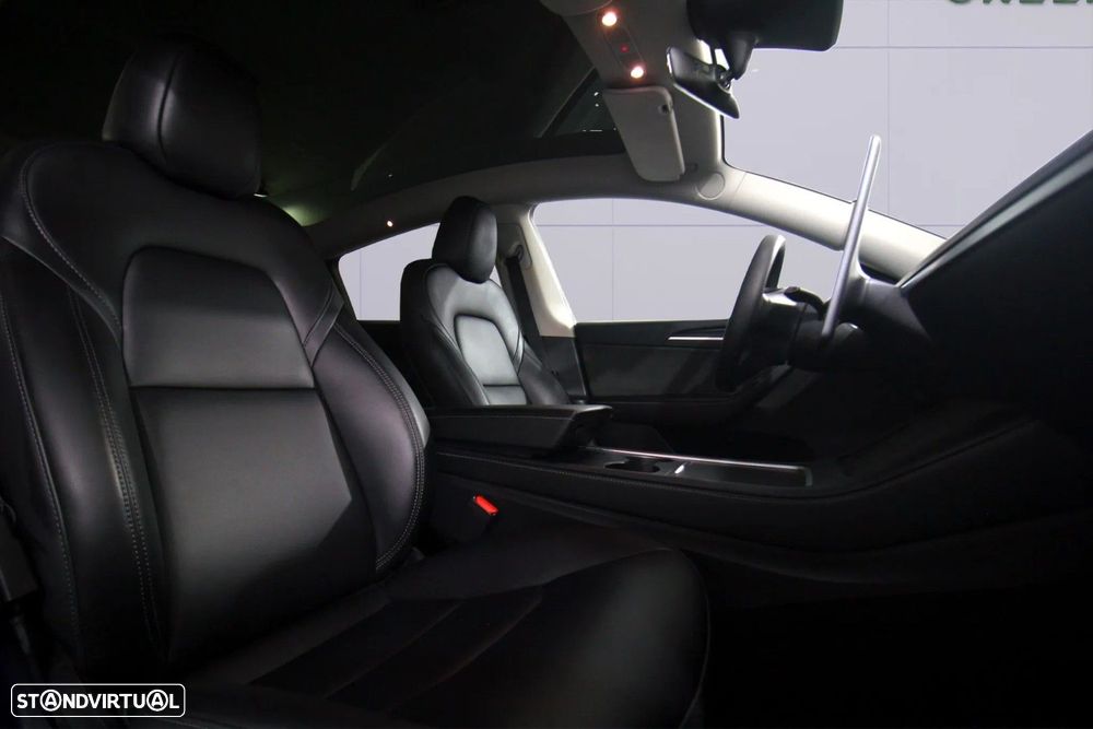 Tesla Model Y Standard - 13
