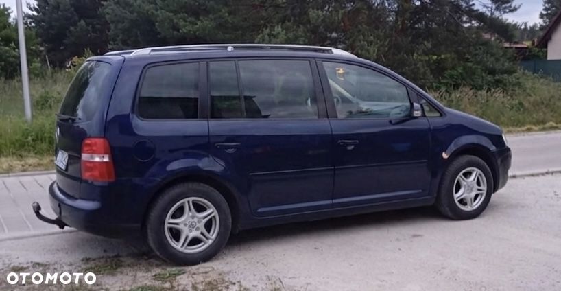 Volkswagen Touran - 4