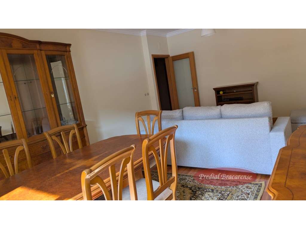 Apartamento T3 semi mobilado junto a estação dos comboios. - Grande imagem: 4/38