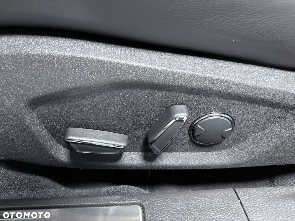 Ford Mondeo 2.0 EcoBlue VIGNALE - 37