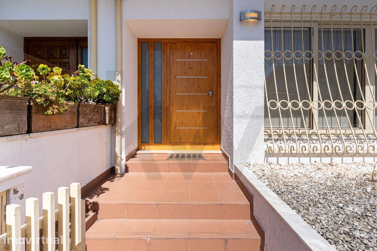 Moradia T3 com terraço em Vila Nova da Telha, Maia. - Grande imagem: 2/36