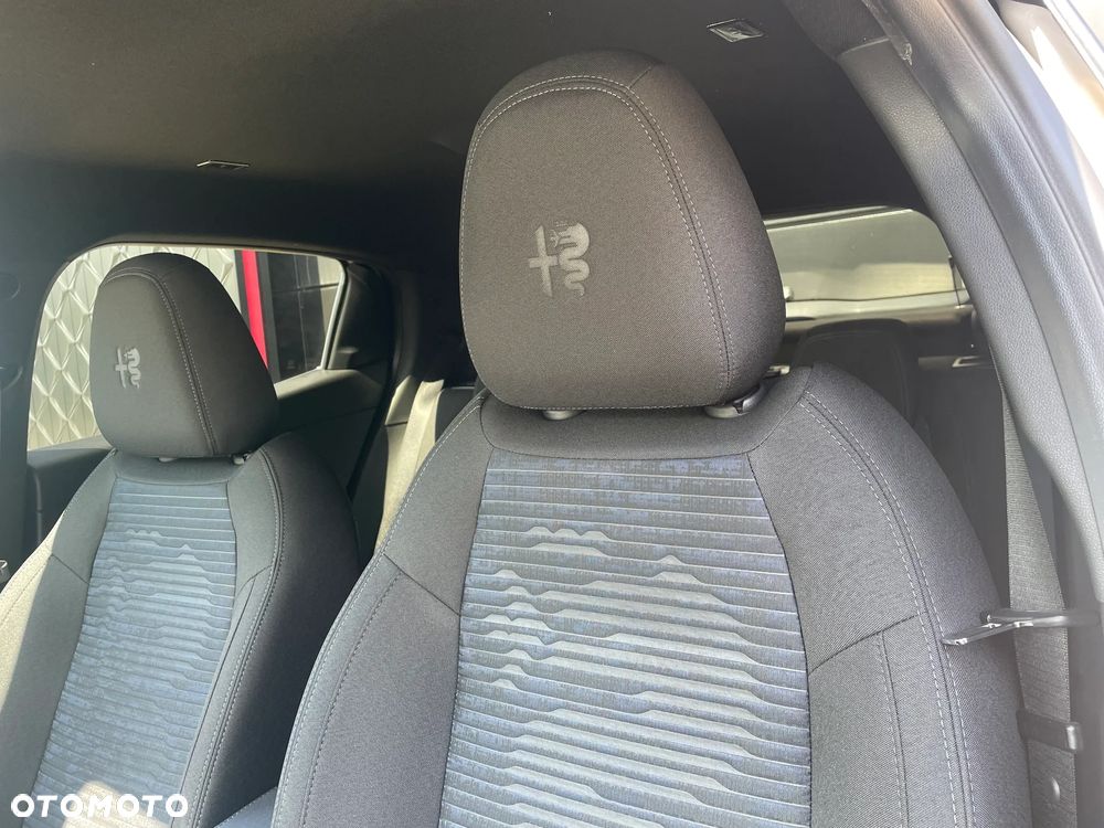 Alfa Romeo Junior 1.2 mHEV Sprint eDCT - 7