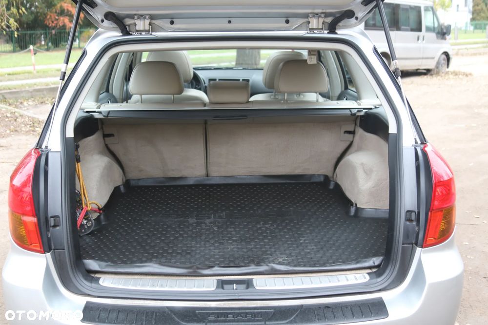 Subaru Outback Legacy 3.0RE NAV/NSE - 9