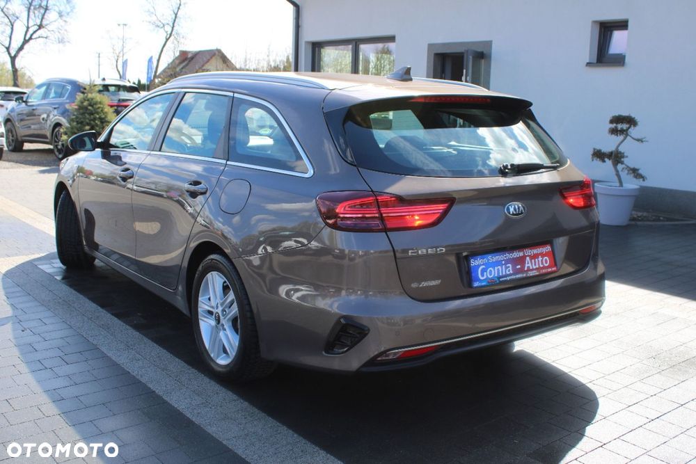Kia Ceed - 4