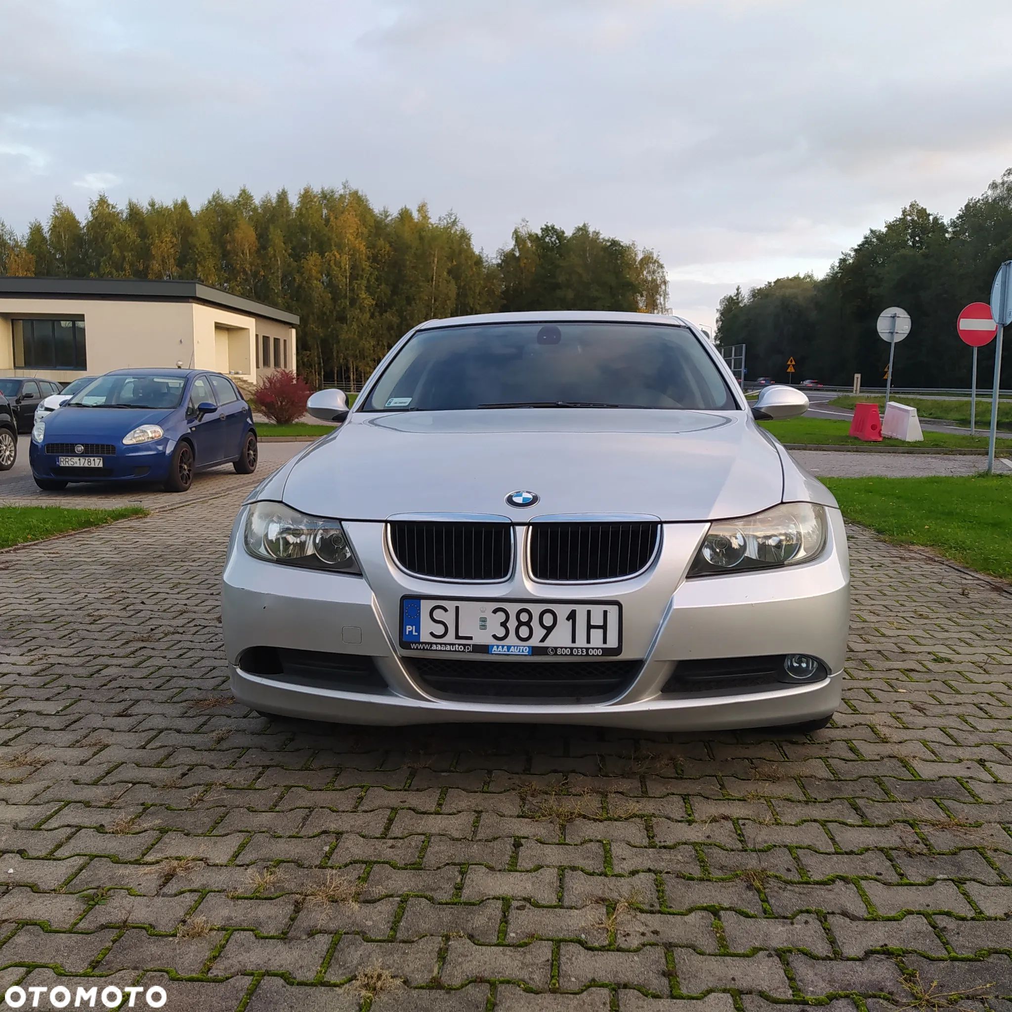 BMW Seria 3 318i Touring - 1