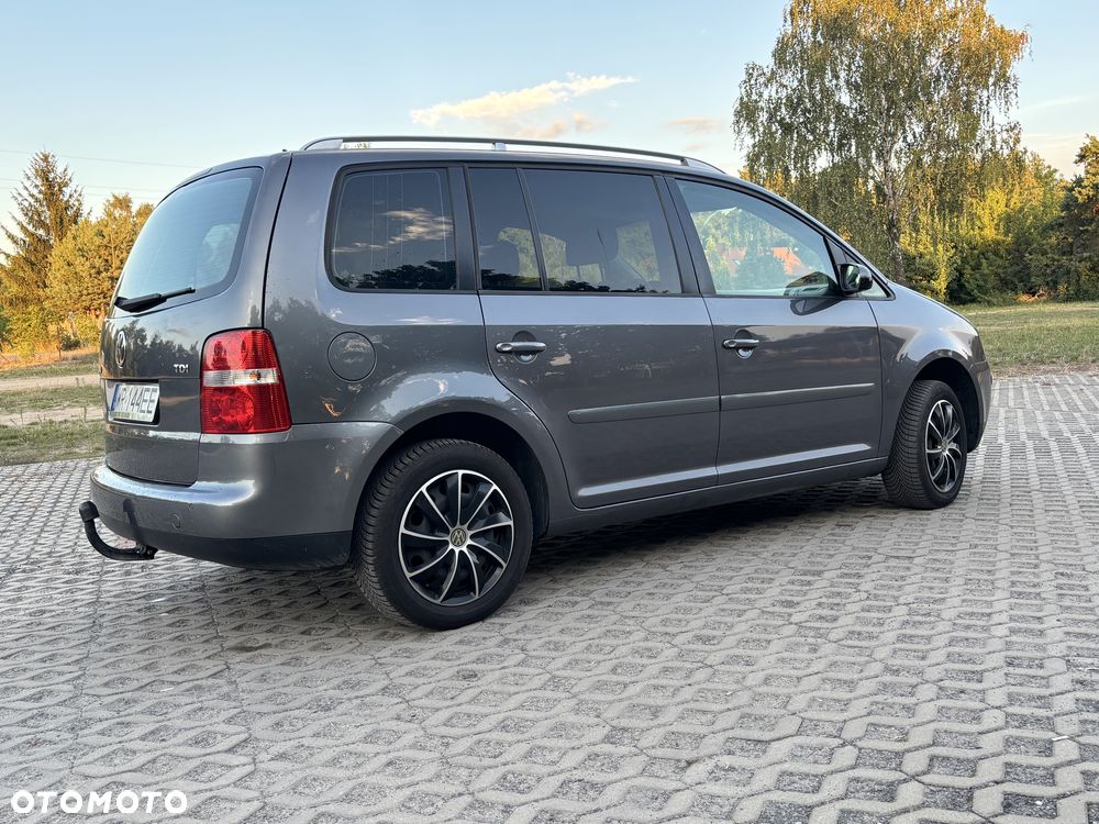 Volkswagen Touran - 3