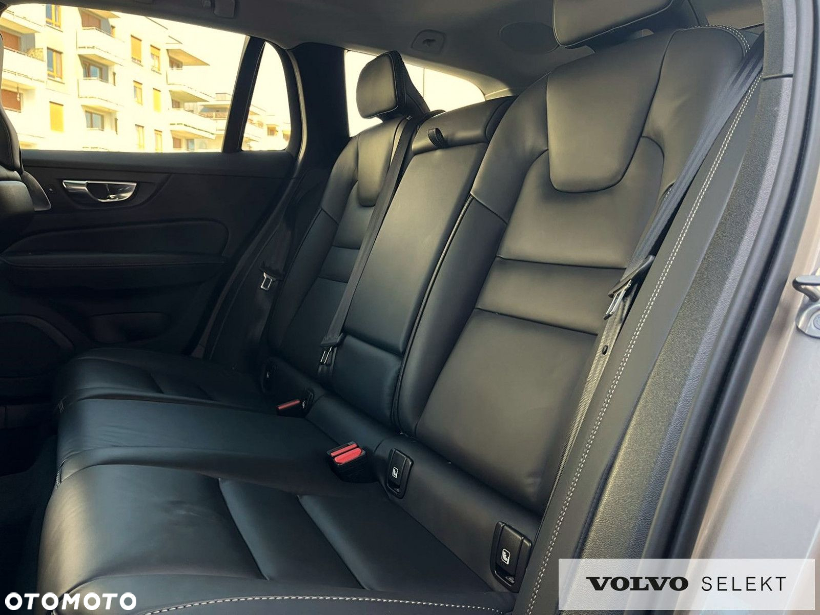 Volvo V60 Cross Country - 15