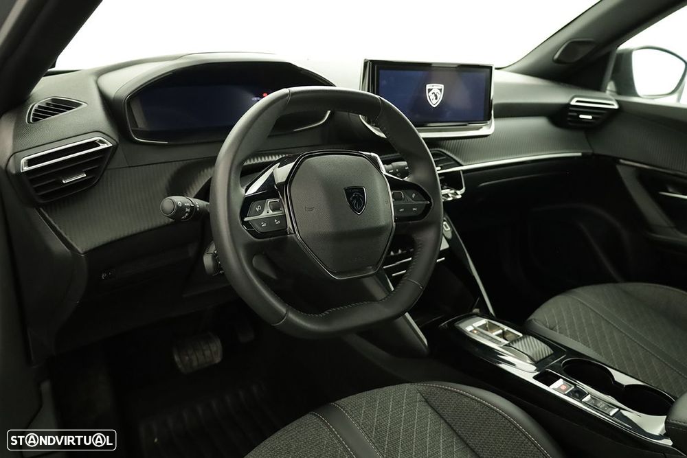 Peugeot 2008 1.2 PureTech Allure EAT8 - 7