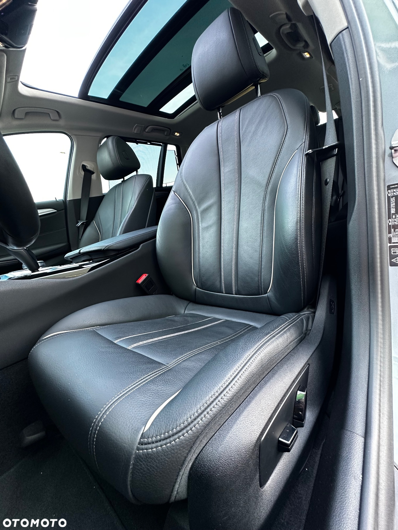 BMW Seria 5 520d xDrive Touring - 8
