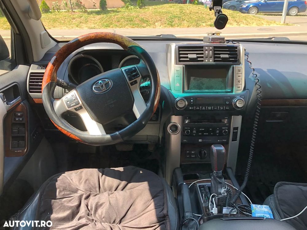 Toyota Land Cruiser - 9