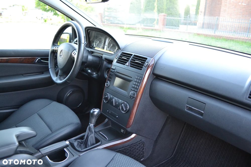 Mercedes-Benz Klasa A 170 BlueEFFICIENCY Elegance - 25