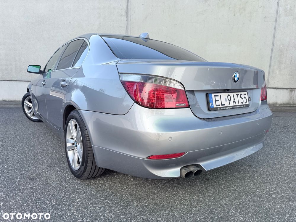 BMW Seria 5 523i - 7