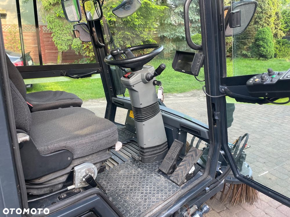 Schmidt Swingo Compact CS 256   200 + Zamiatarka drogowa  zamiatarka chodnikowa uliczna  Swingo 200 +    Super stan 2019 rok - 28