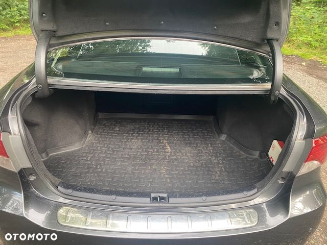 Toyota Avensis 1.8 Premium - 14