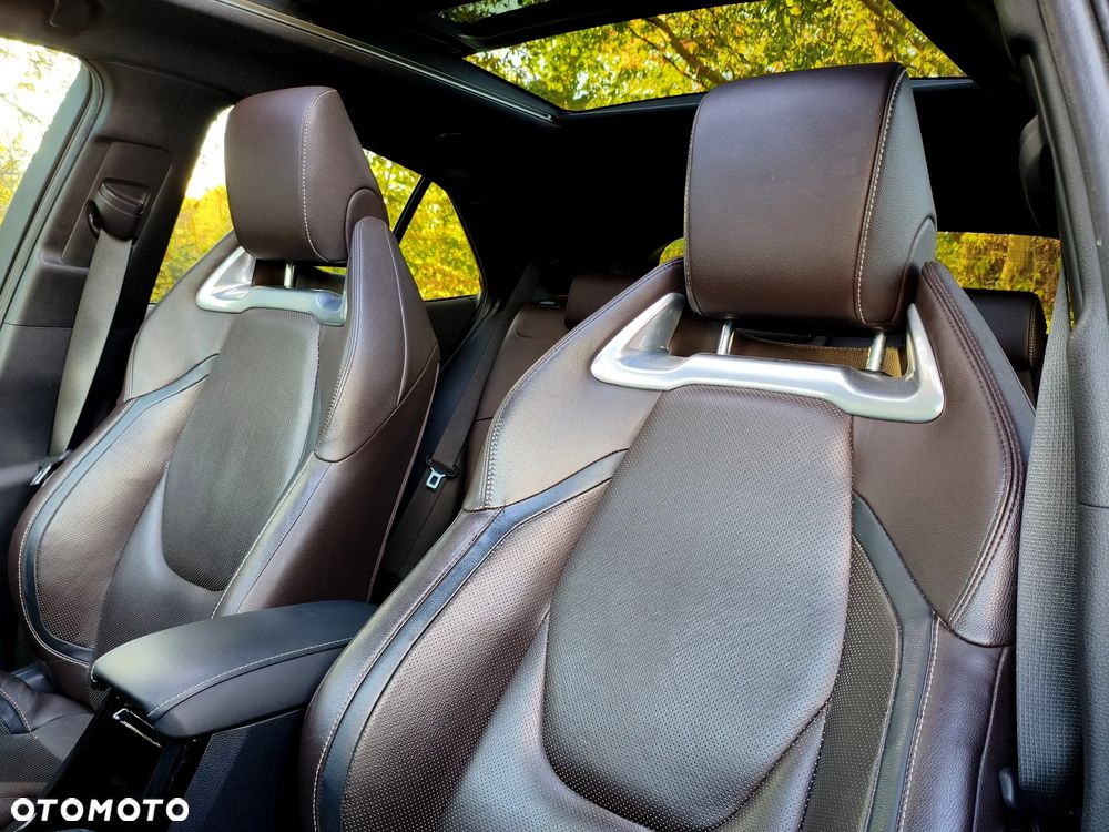Toyota Corolla 2.0 Hybrid Executive - 27