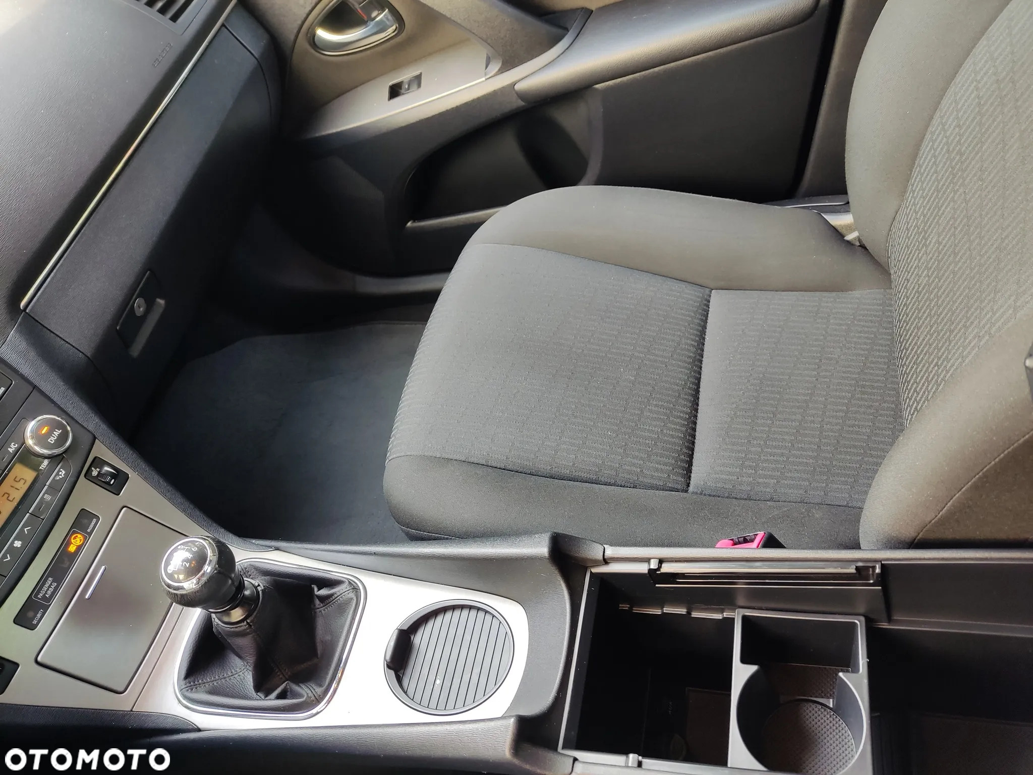 Toyota Avensis - 26