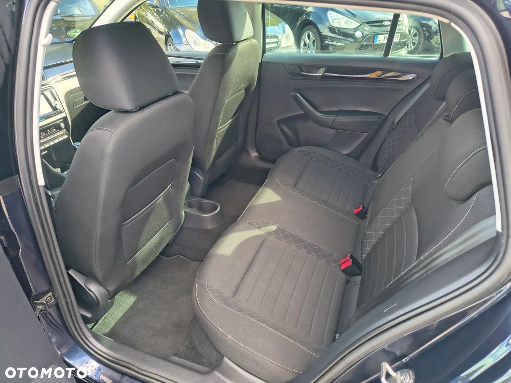 Skoda RAPID 1.0 TSI Style - 22