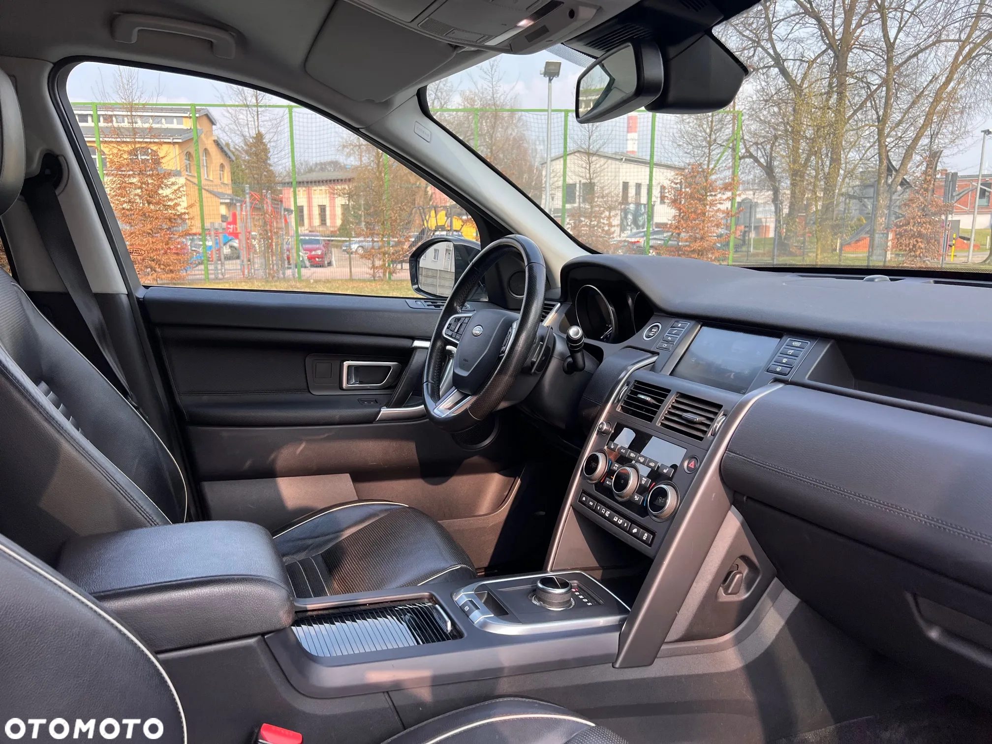 Land Rover Discovery Sport 2.0 D180 R-Dynamic HSE - 21