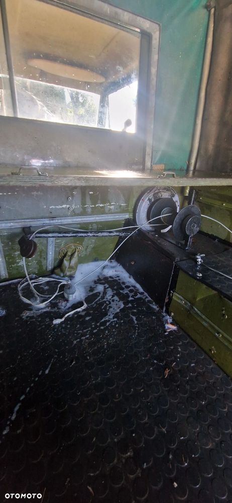 Land Rover Inny - 18