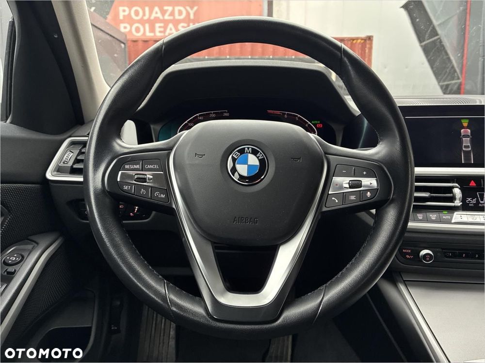 BMW Seria 3 318i Advantage - 19