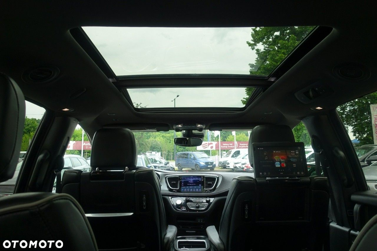 Chrysler Pacifica - 19