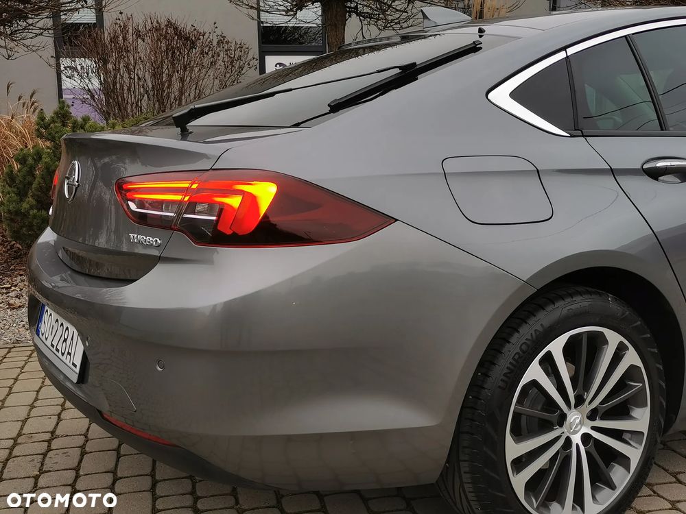 Opel Insignia 1.5 T Elite S&S - 11