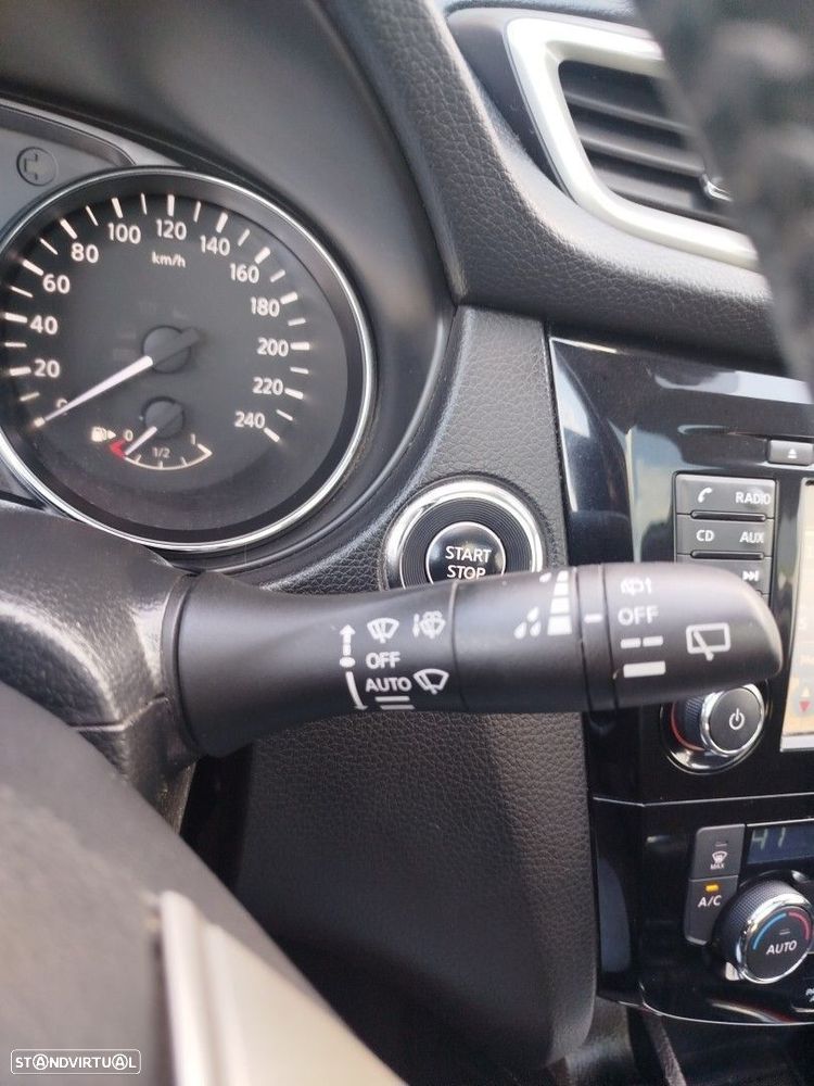 Nissan Qashqai 1.6 dCi N-Connecta 18 - 15