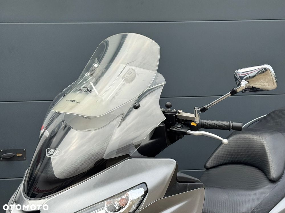 Suzuki Burgman - 27