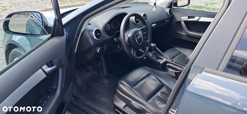 Audi A3 Sportback 1.6 TDI DPF Attraction - 9