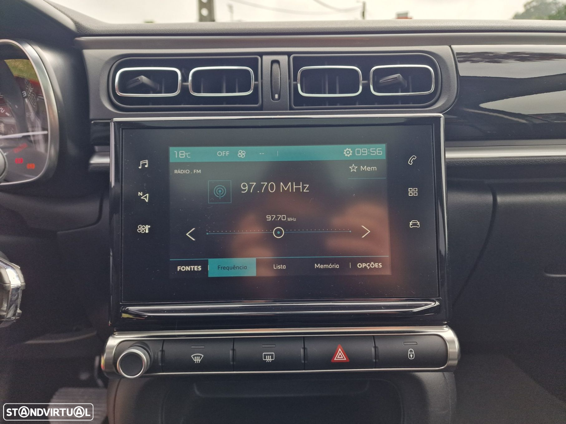 Citroën C3 1.2 PureTech Shine EAT6 - 26