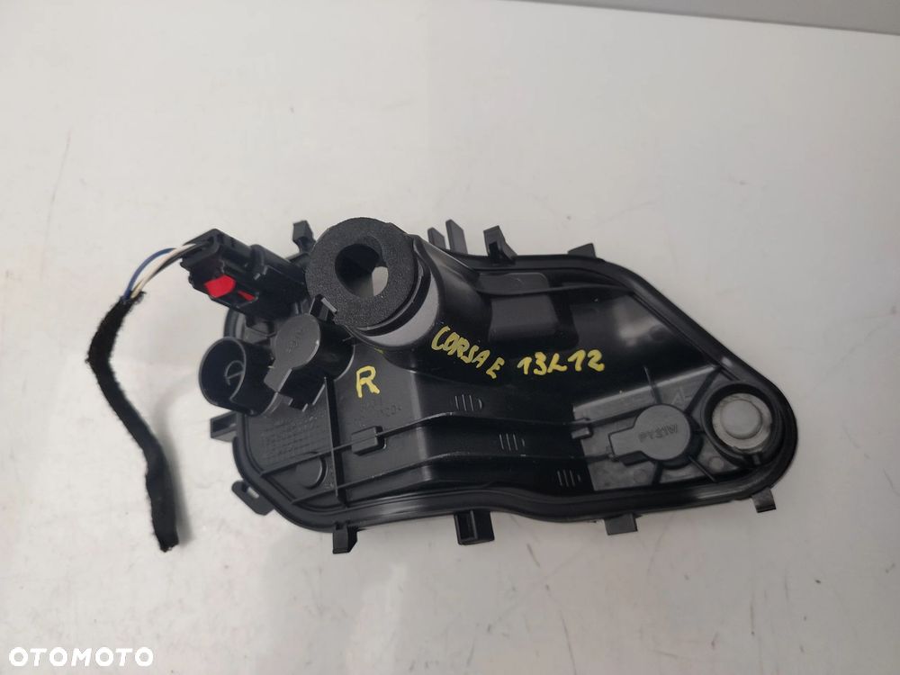 OPEL CORSA E 5D WKŁAD GNIAZDO LAMPY PRAWY TYŁ - 2