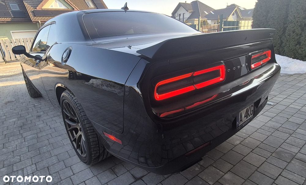 Dodge Challenger - 23