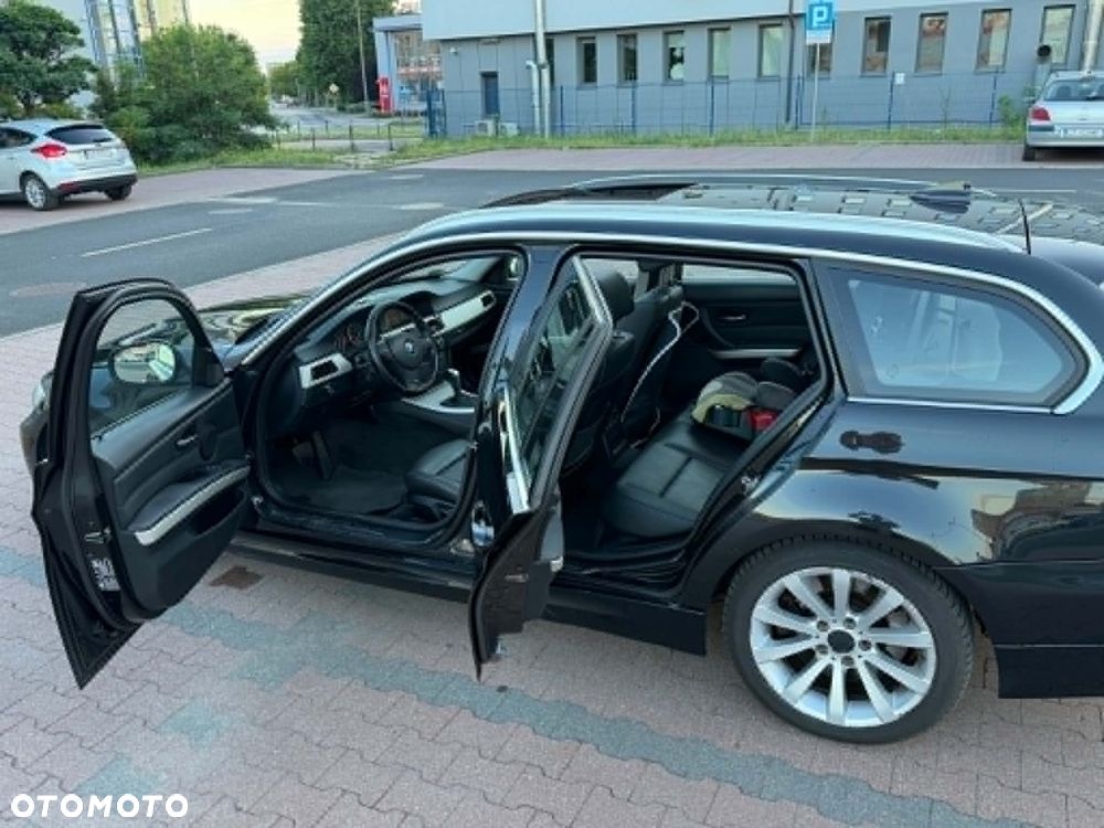 BMW Seria 3 325i xDrive - 15
