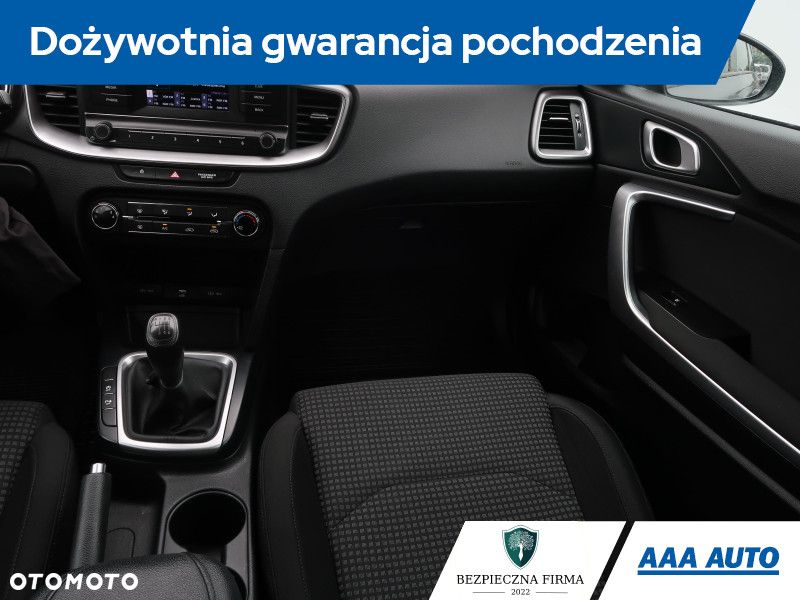 Kia Ceed - 9