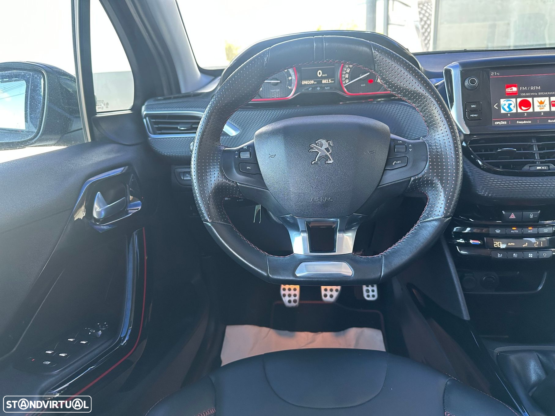 Peugeot 2008 1.2 PureTech GT Line - 22