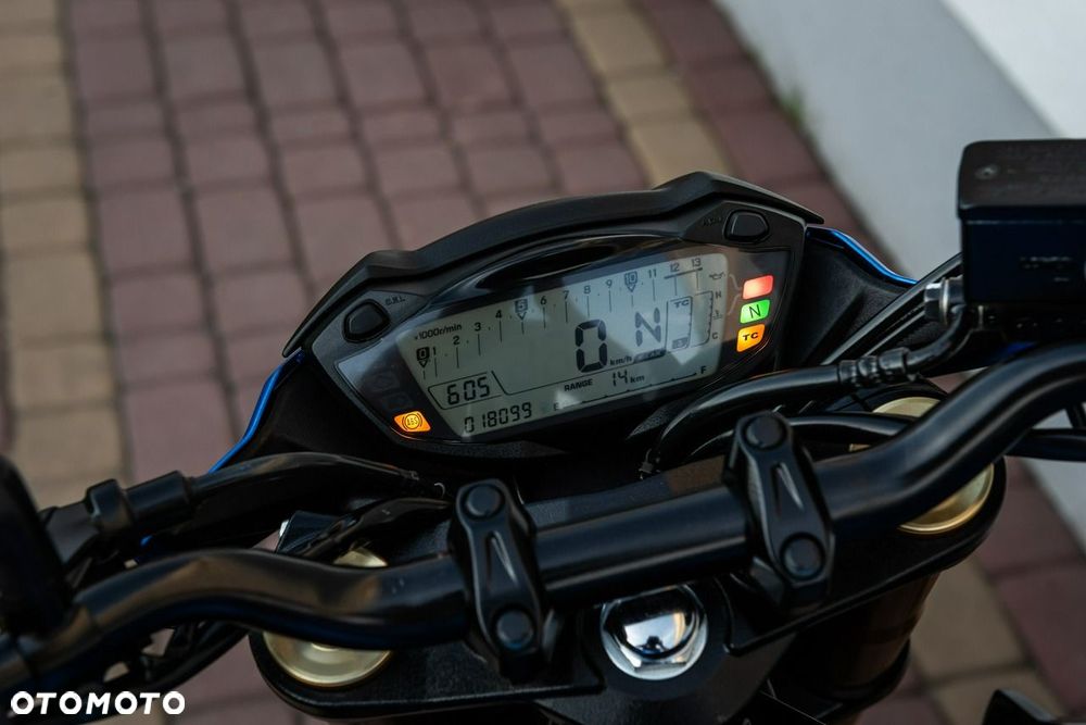 Suzuki GSX - 7