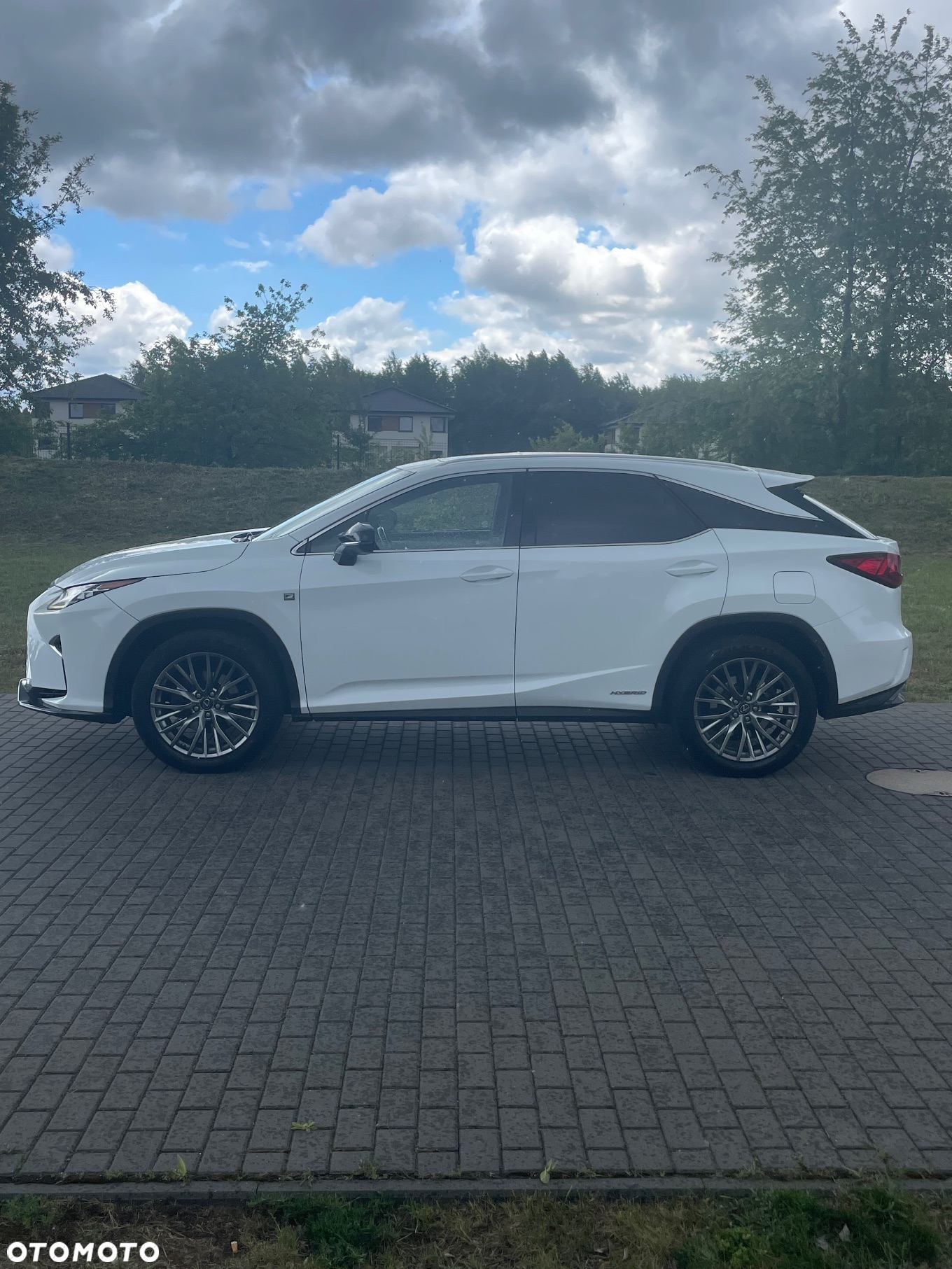 Lexus RX - 9