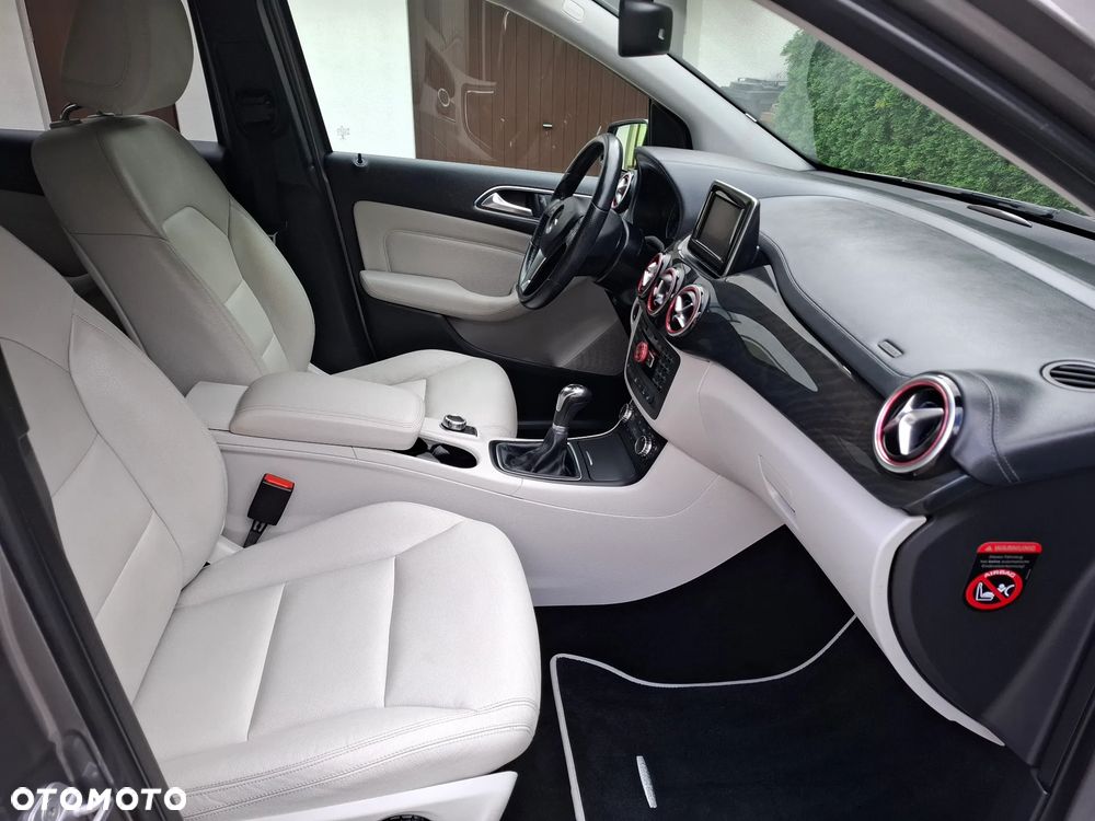 Mercedes-Benz Klasa B 200 (BlueEFFICIENCY) - 15
