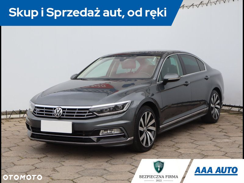 Volkswagen Passat - 2