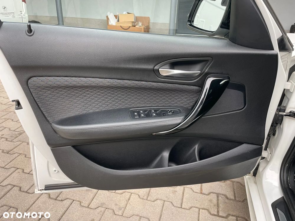 BMW Seria 1 120d M Sport - 34