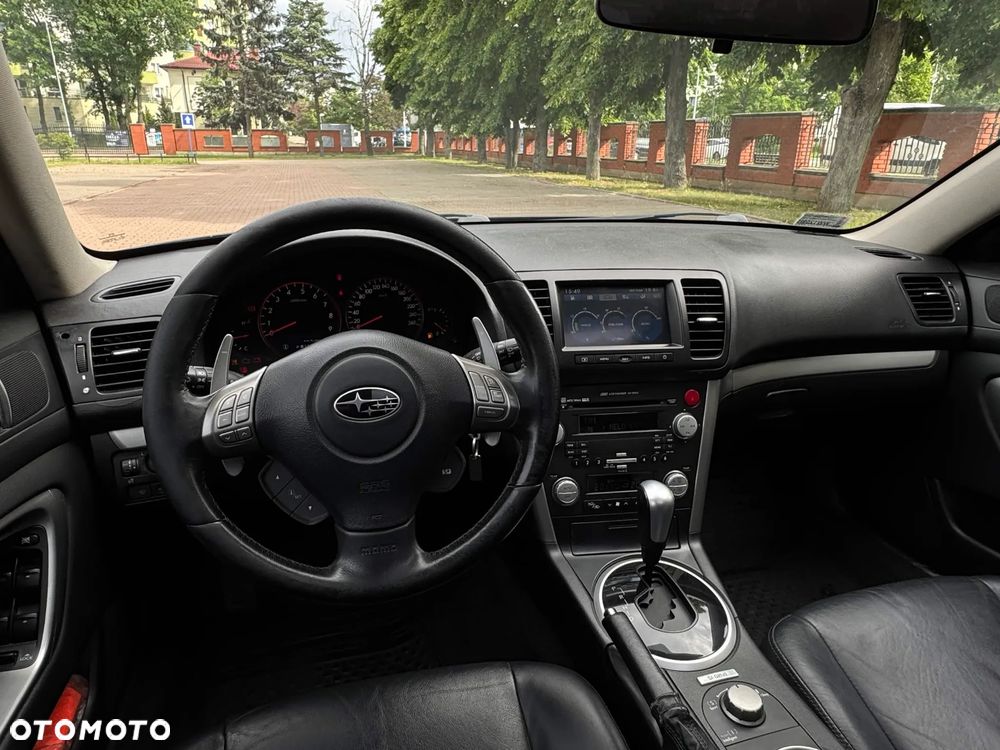 Subaru Legacy 3.0 H6 NAV - 32