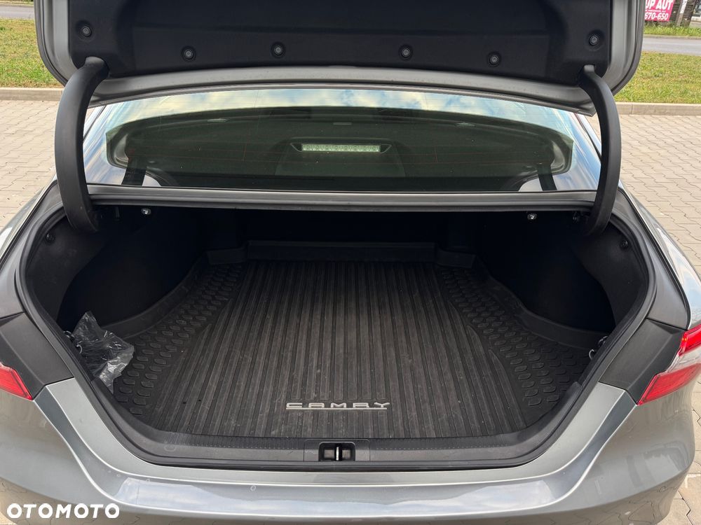 Toyota Camry 2.5 Hybrid Comfort CVT - 26