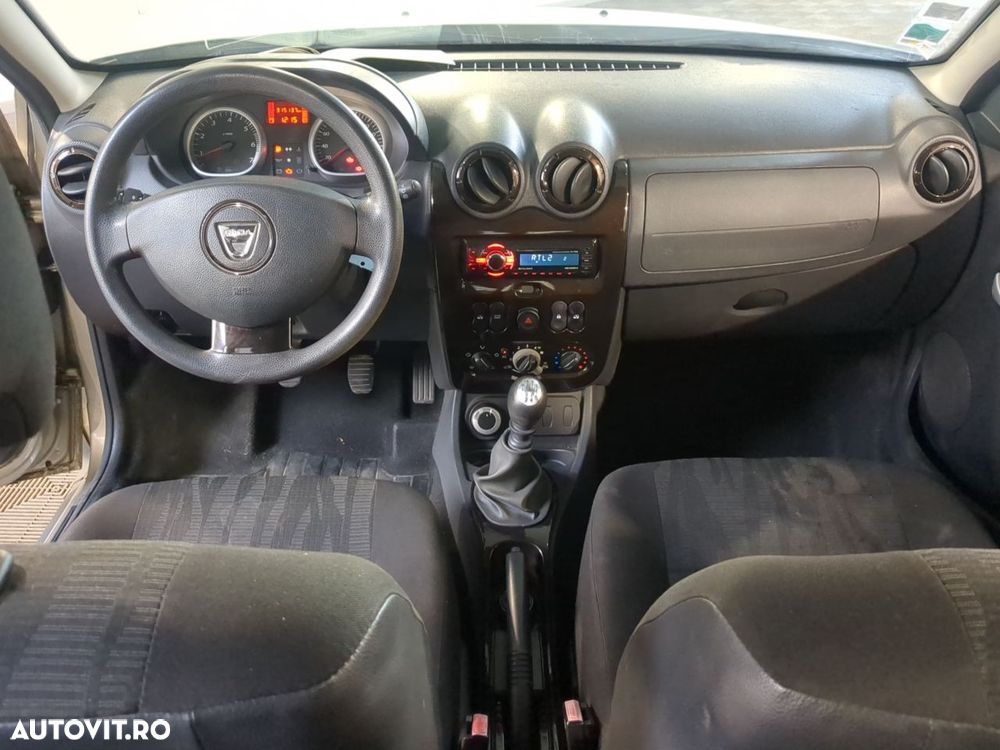 Dacia Duster 2011 photo 5