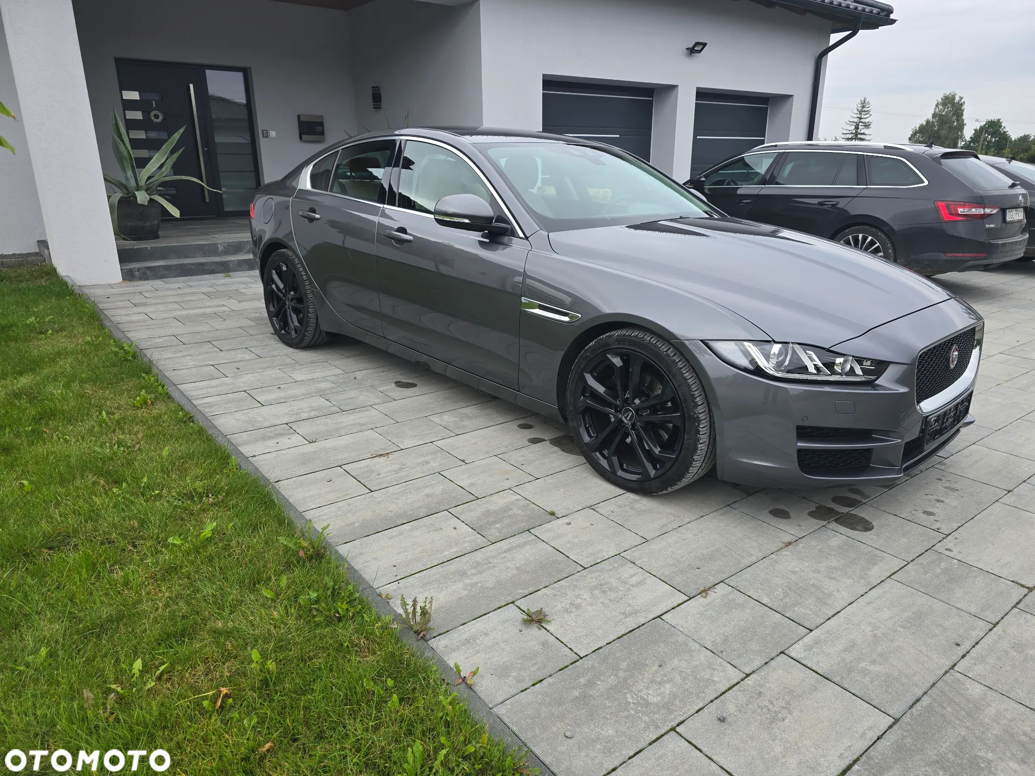 Jaguar XE 20d Prestige - 7