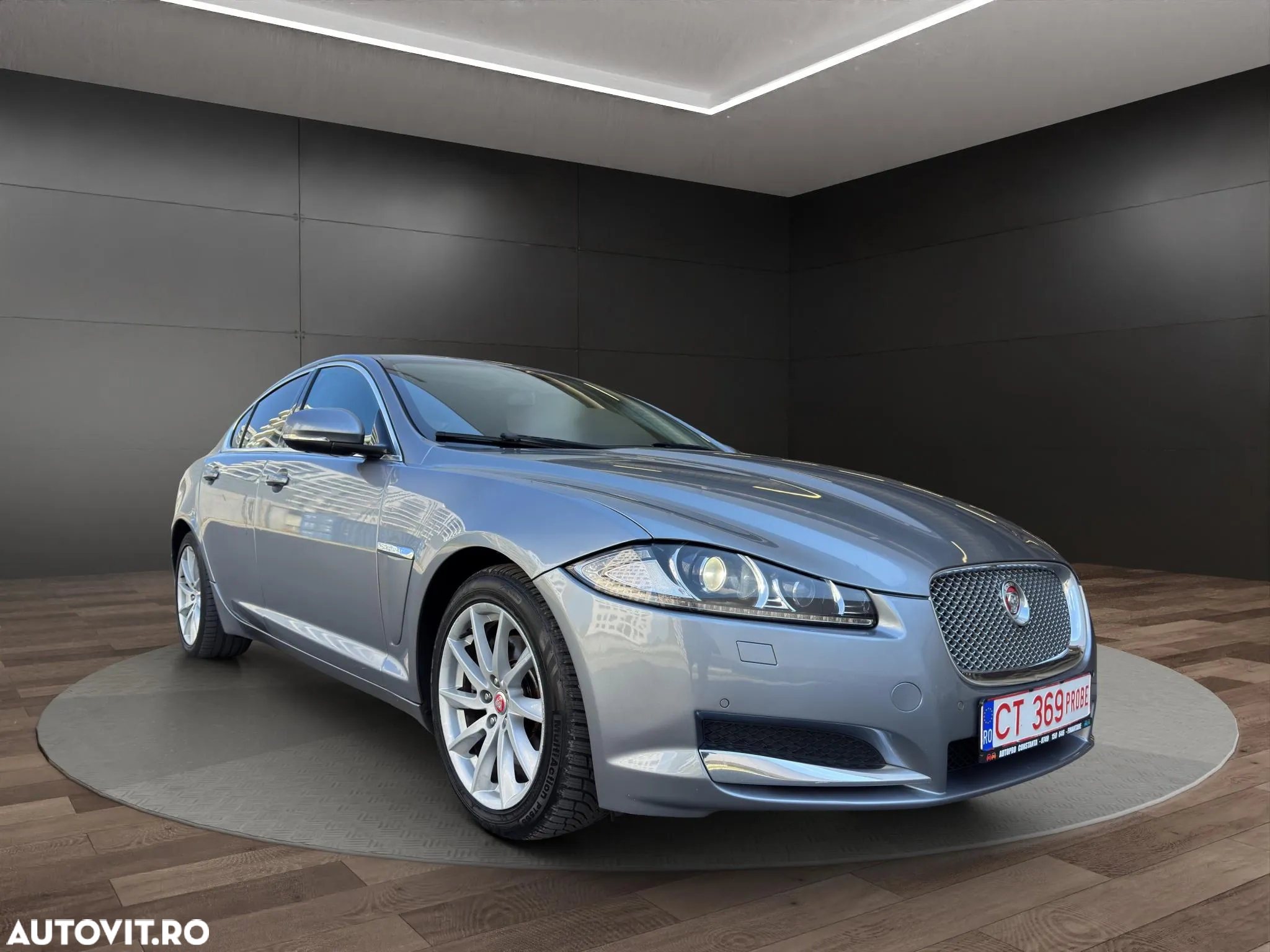 Jaguar XF - 2