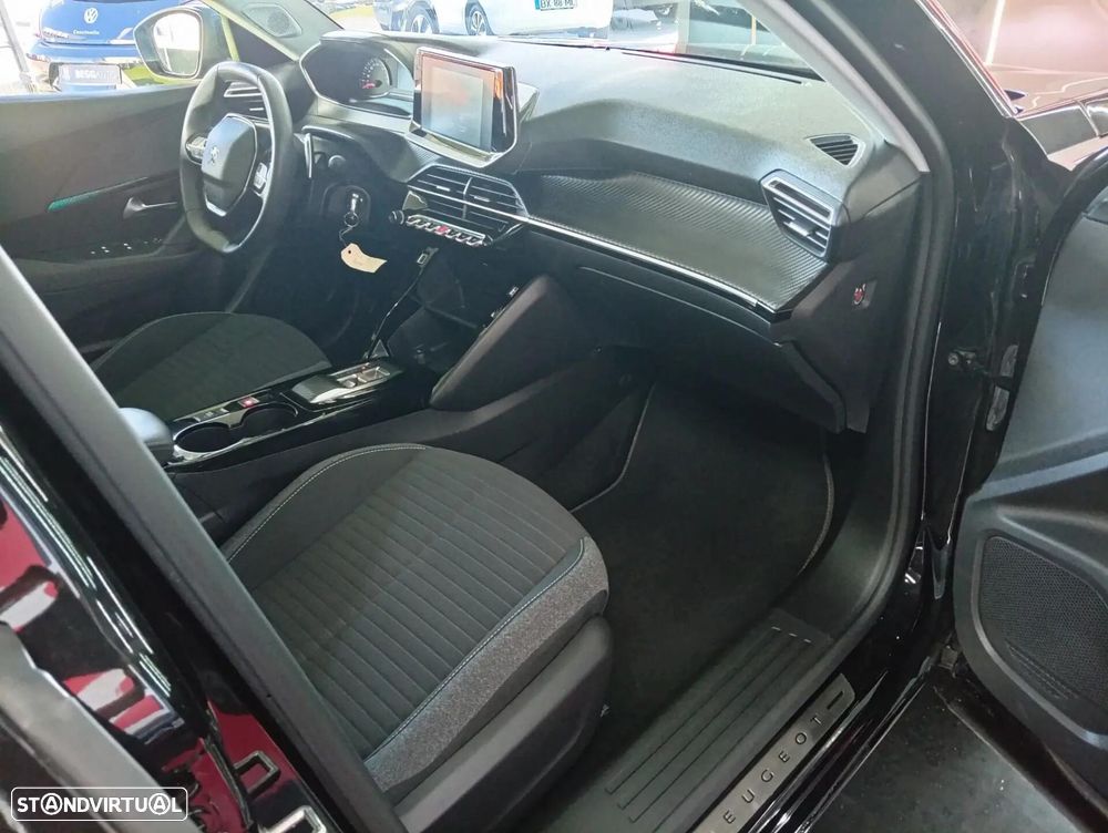 Peugeot 2008 - 8