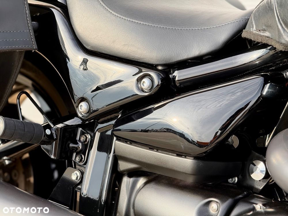 Suzuki Boulevard - 16