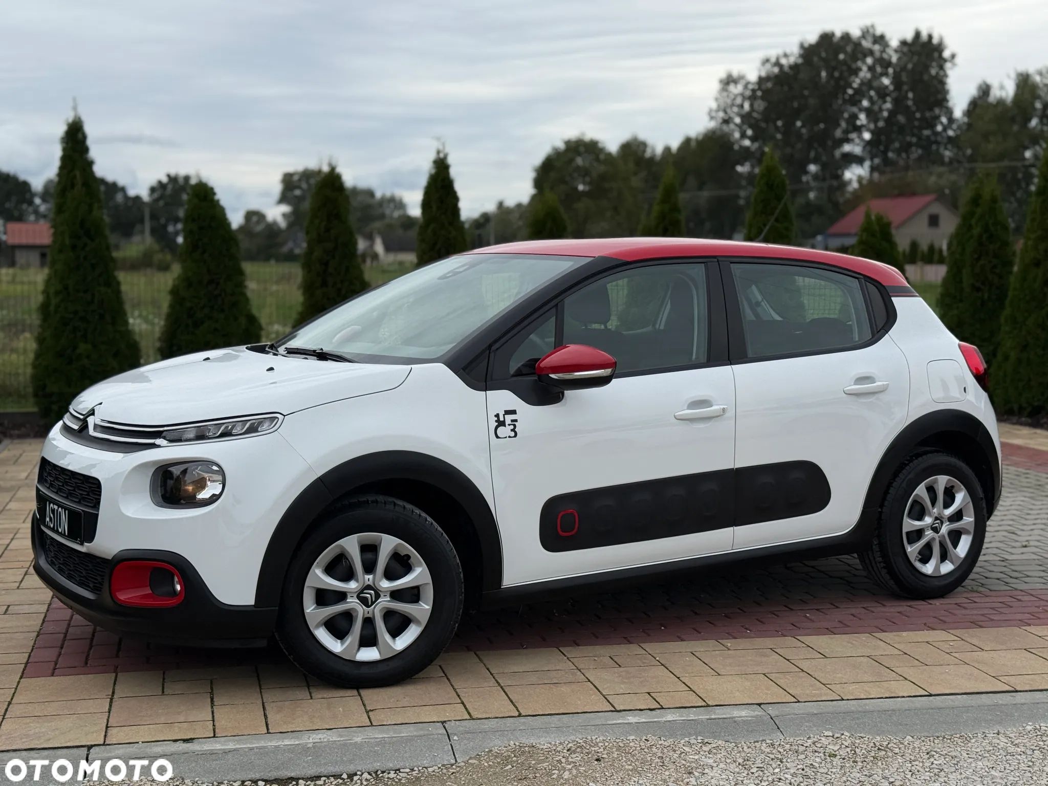 Citroën C3 Pure Tech 82 SHINE - 1