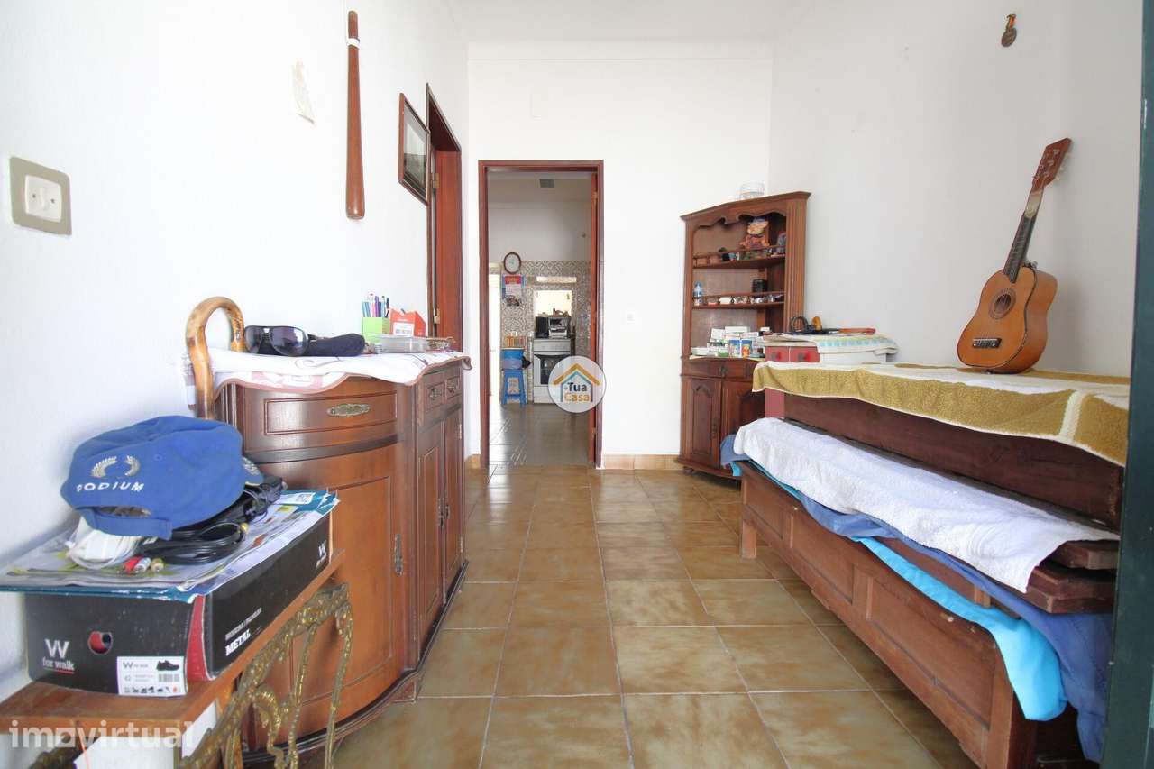 Moradia T2 com Espaço Exterior Localizada na Vila do Torrão, Concelho - Grande imagem: 2/25